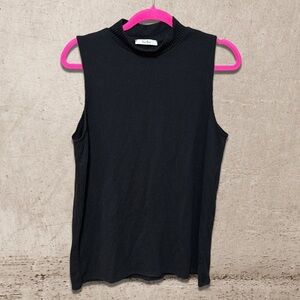 Tres Bien Sleeveless Top